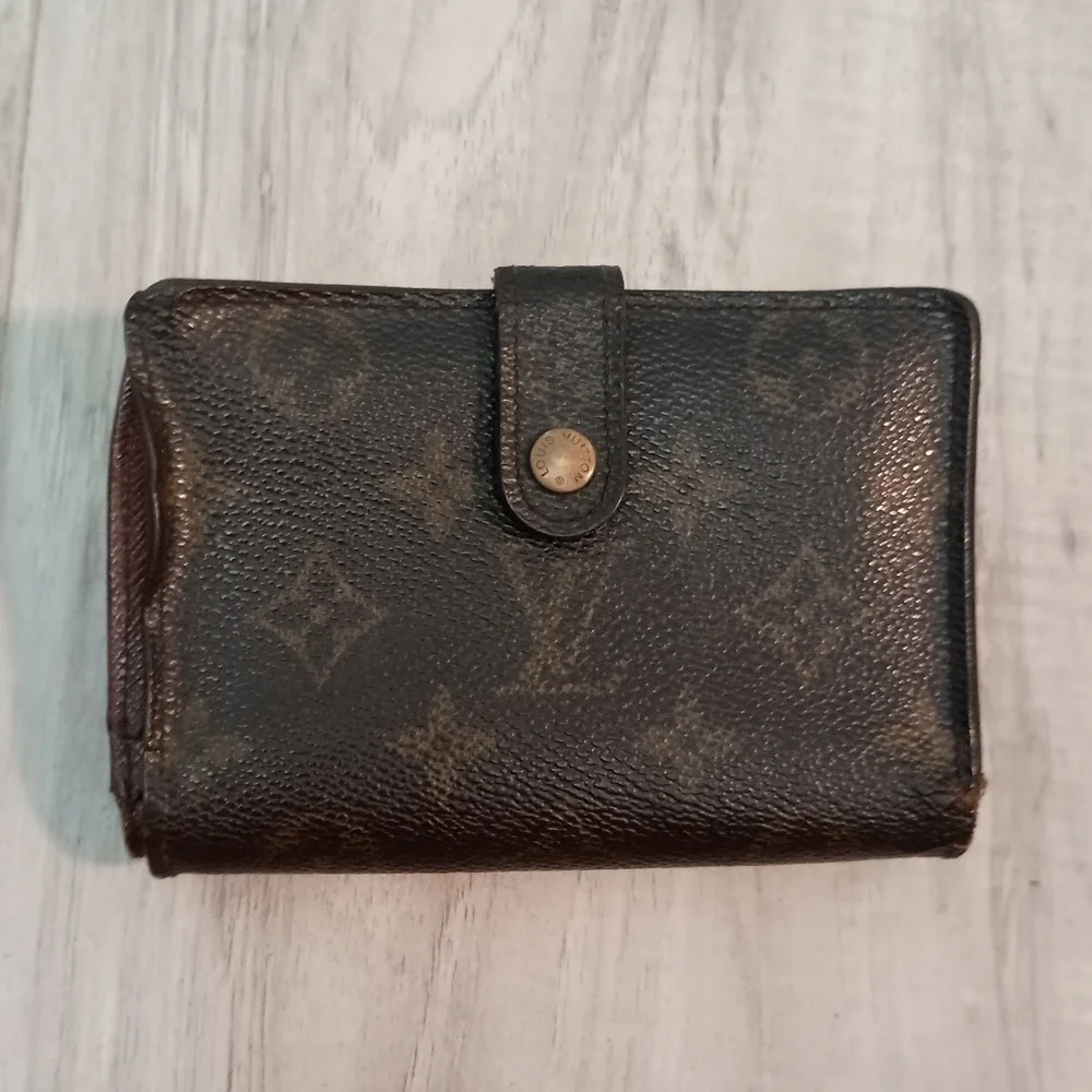 Louis Vuitton Monogram Kisslock Wallet